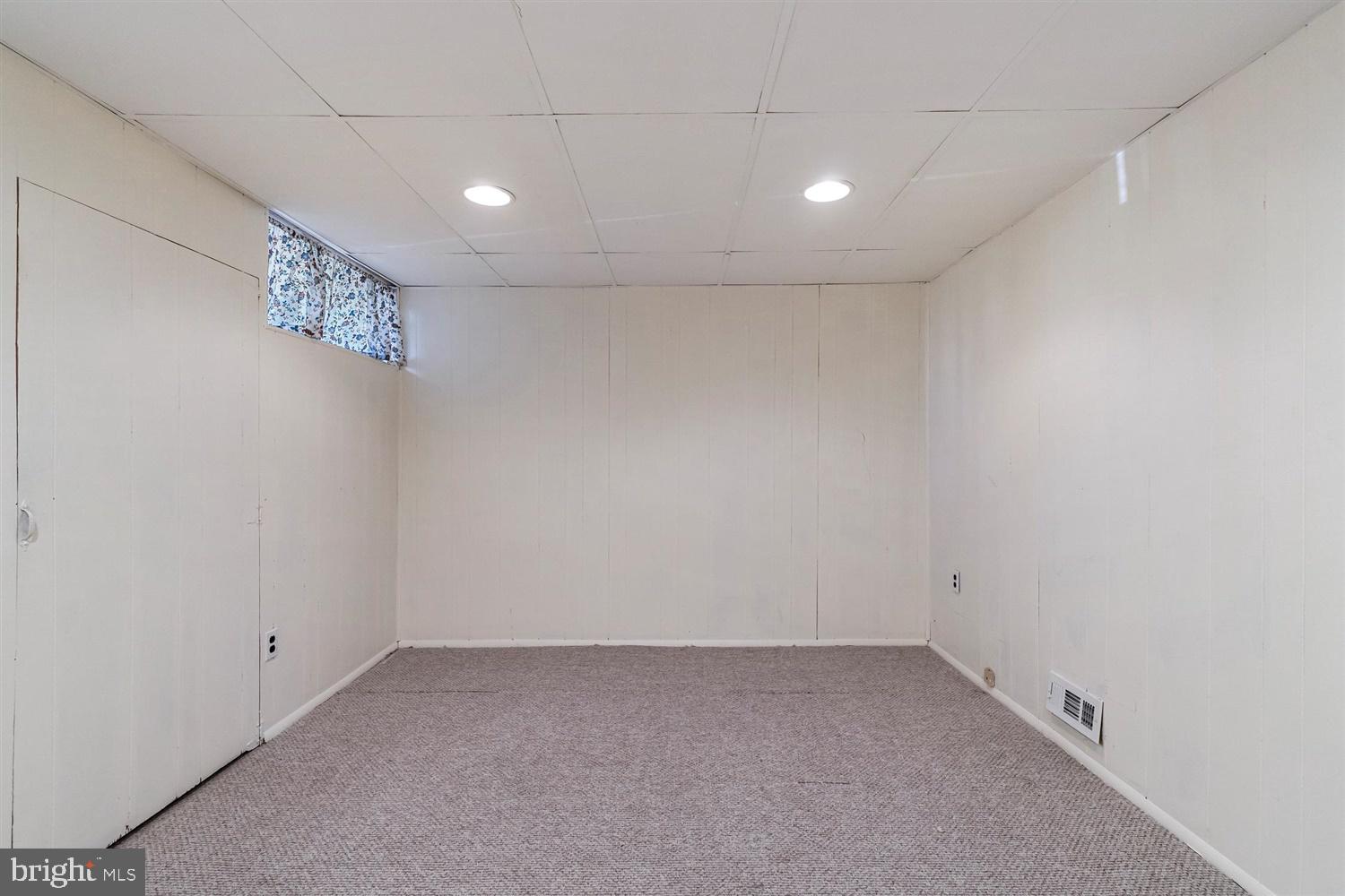 8656 Black Oak Road Baltimore, MD 21234 - Photo 26 of 32 Family Room On Lower Level