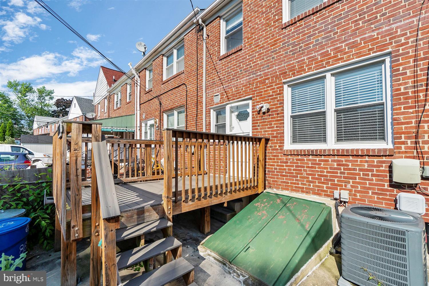 8656 Black Oak Road Baltimore, MD 21234 - Photo 30 of 32 Rear Deck