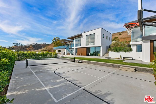 $13,900,000 | 29623 Cuthbert Road, Malibu, CA 90265