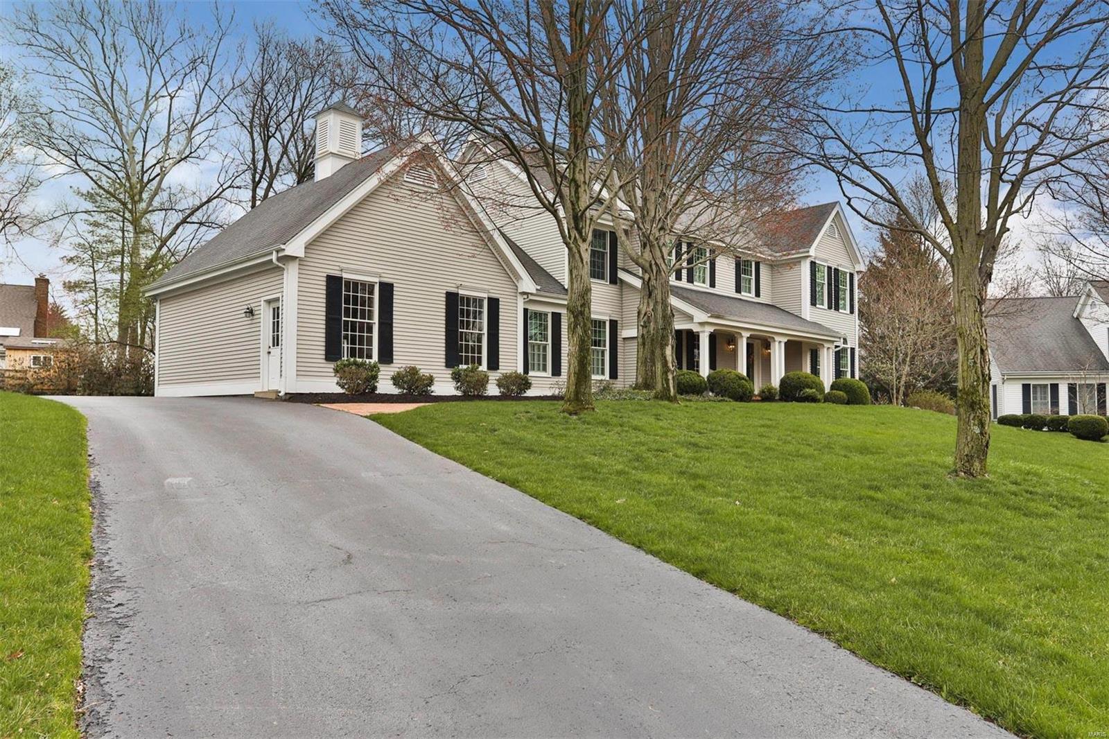 826 Stable Ridge Road Kirkwood, MO 63122 - Photo 3 of 77 Gallery Image 3