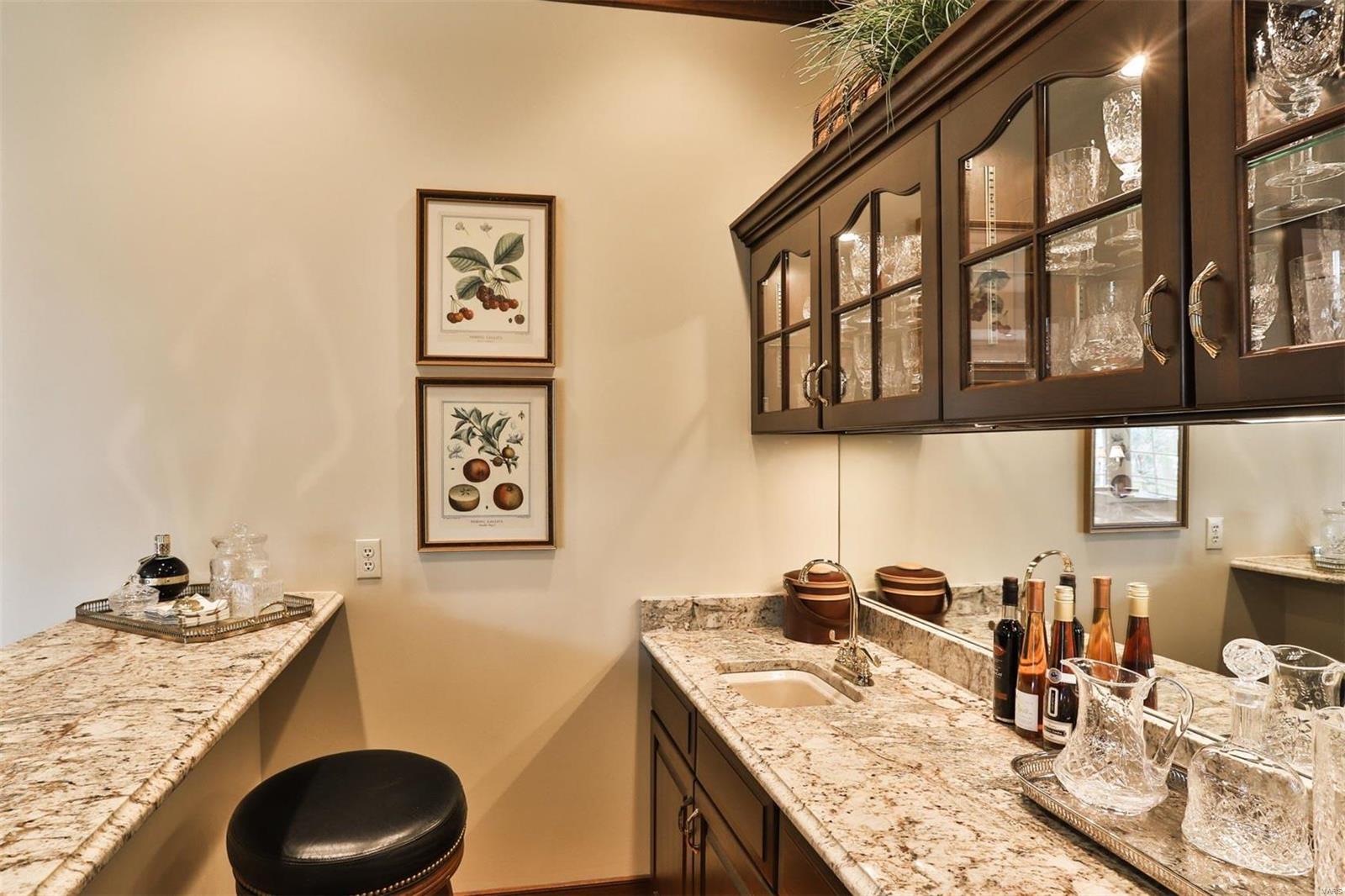 826 Stable Ridge Road Kirkwood, MO 63122 - Photo 22 of 77 Gallery Image 22