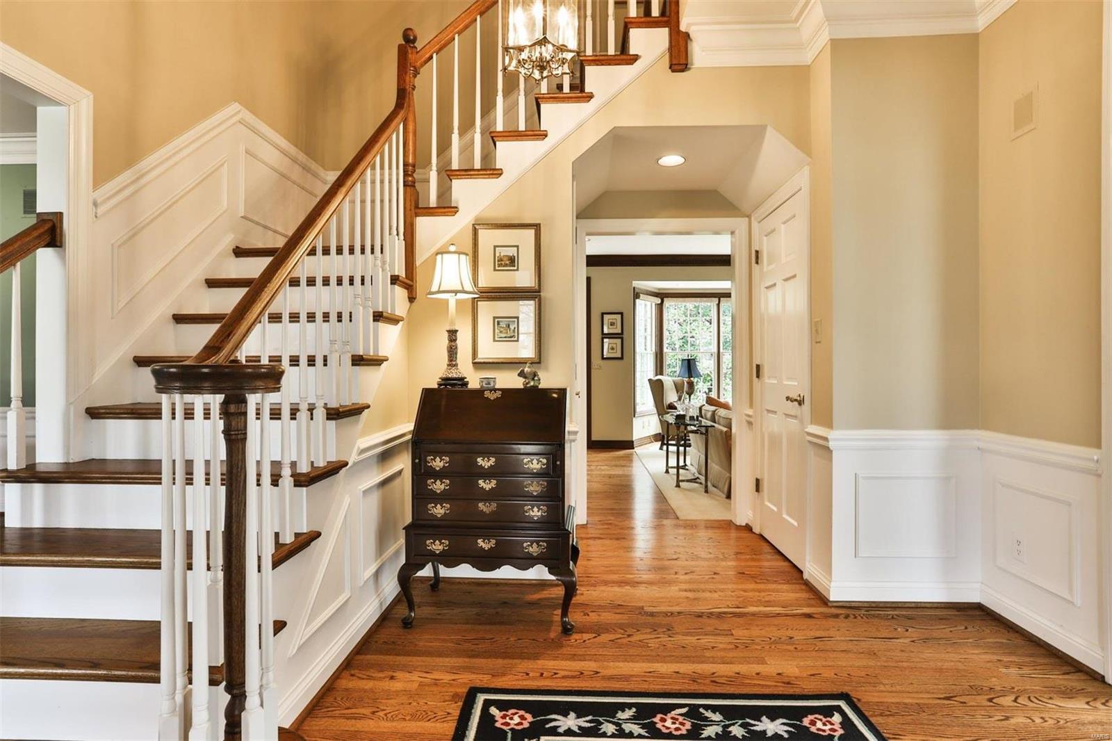 826 Stable Ridge Road Kirkwood, MO 63122 - Photo 8 of 77 Gallery Image 8