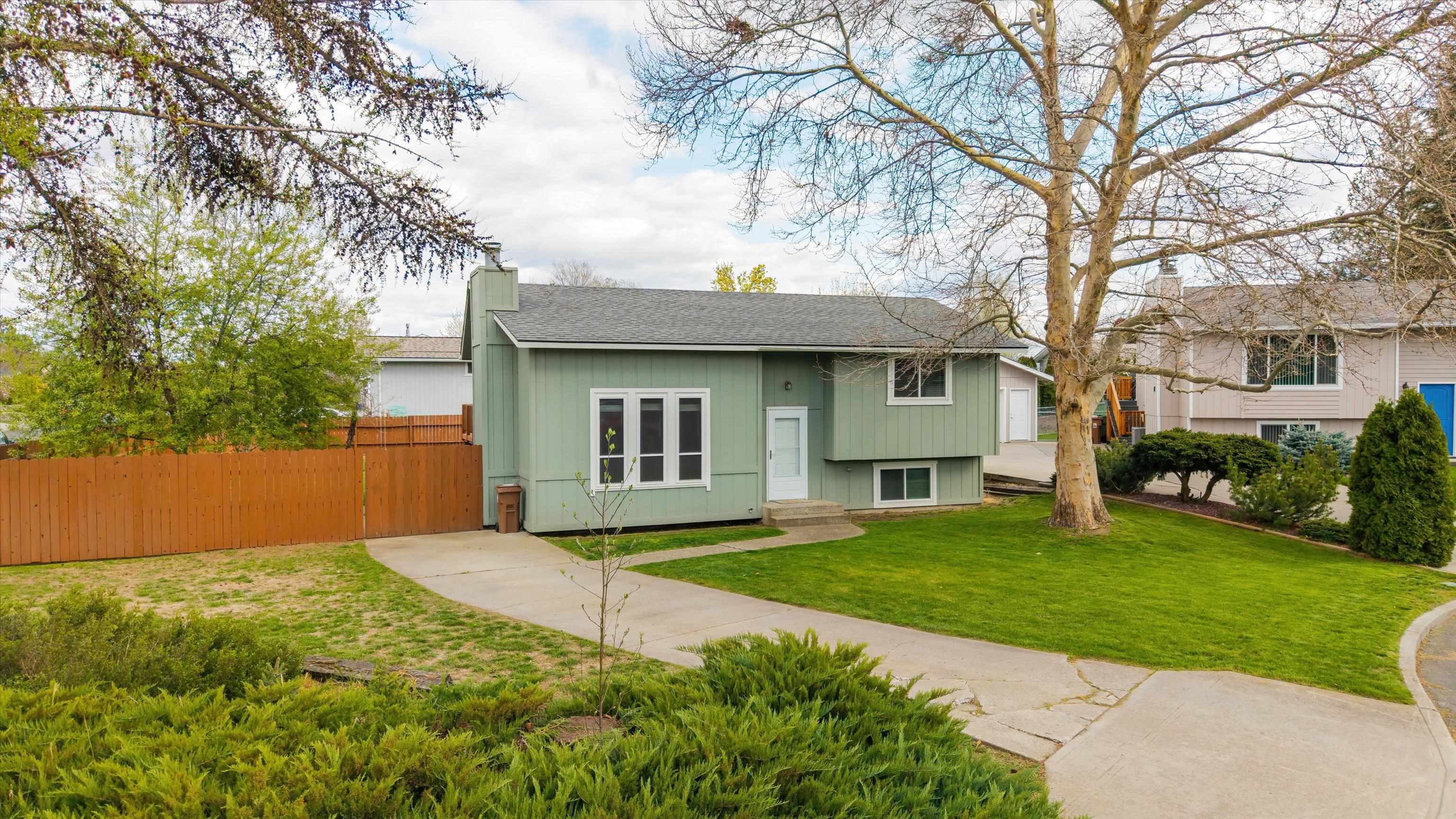 630 East Bull Run Court Spokane, WA 99208 - Photo 2 of 46