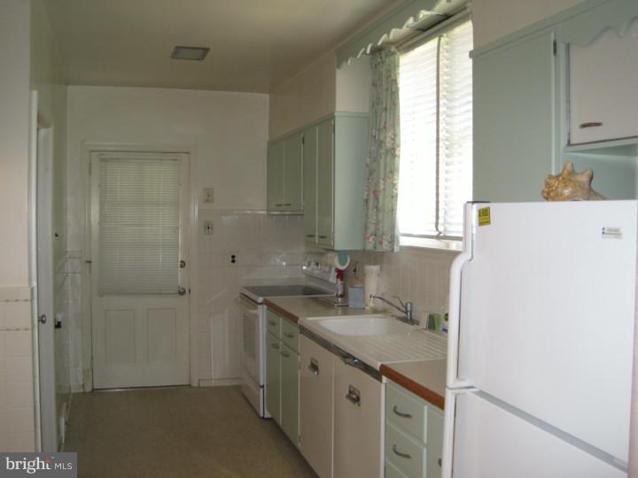 1425 Stephen Road Jenkintown, PA 19046 - Photo 7 of 15 Kitchen