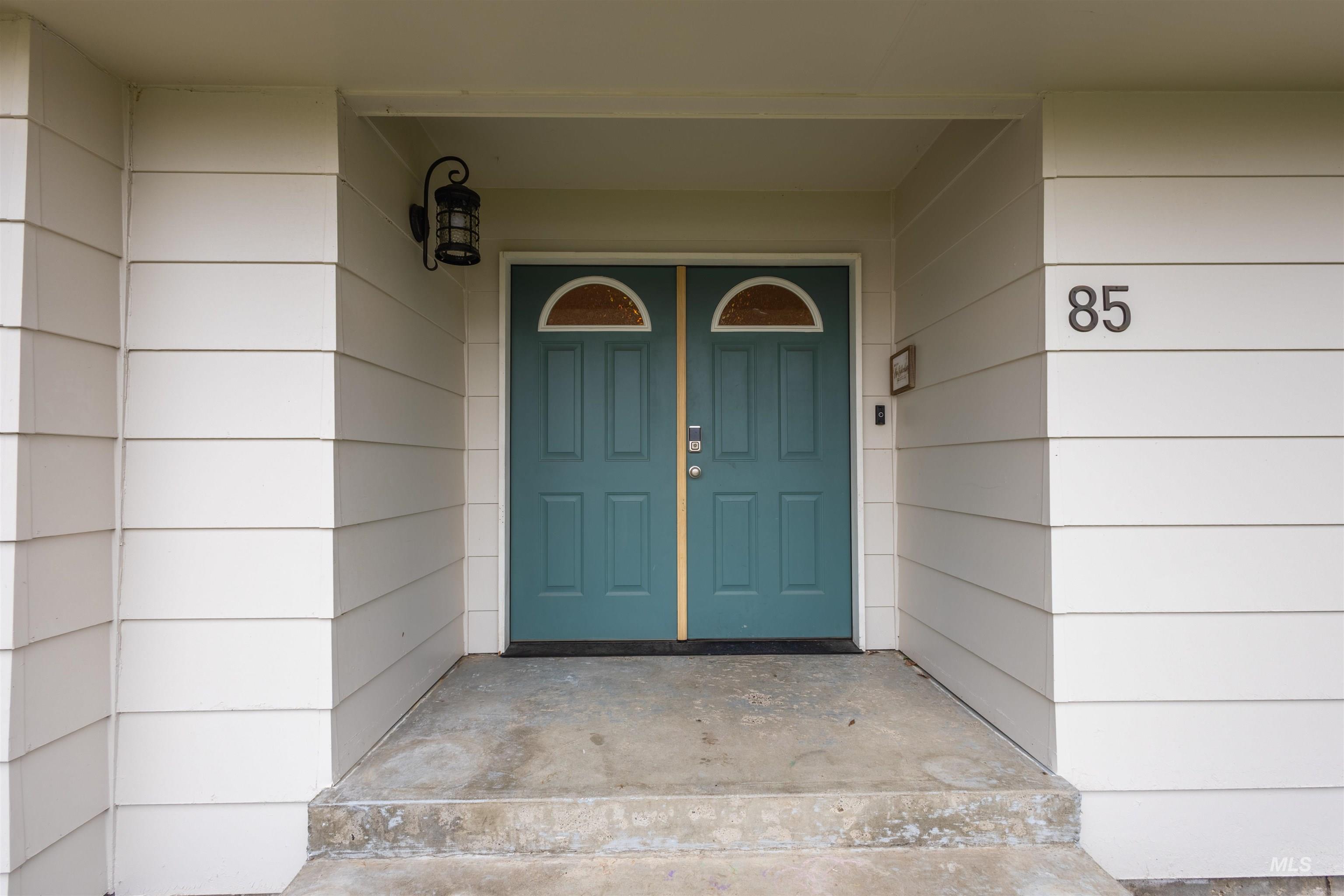 85 Northwest 16th Street Ontario, OR 97914 - Photo 2 of 25 View of exterior entry