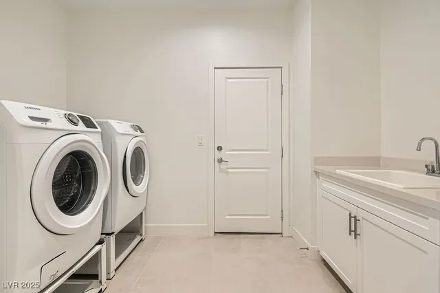 $970,000 | 130 West Fairway Road, Henderson, NV 89015