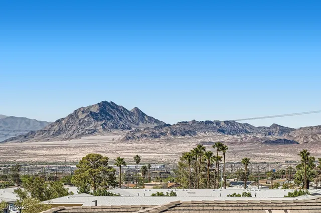 $970,000 | 130 West Fairway Road, Henderson, NV 89015