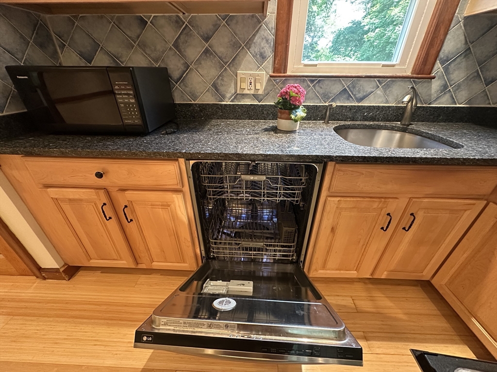 10 Cedar Ridge Drive Bedford, MA 01730 - Photo 7 of 24