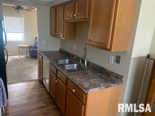 7 Bayberry Row, Unit 24 Springfield, IL 62702 - Photo 6 of 13