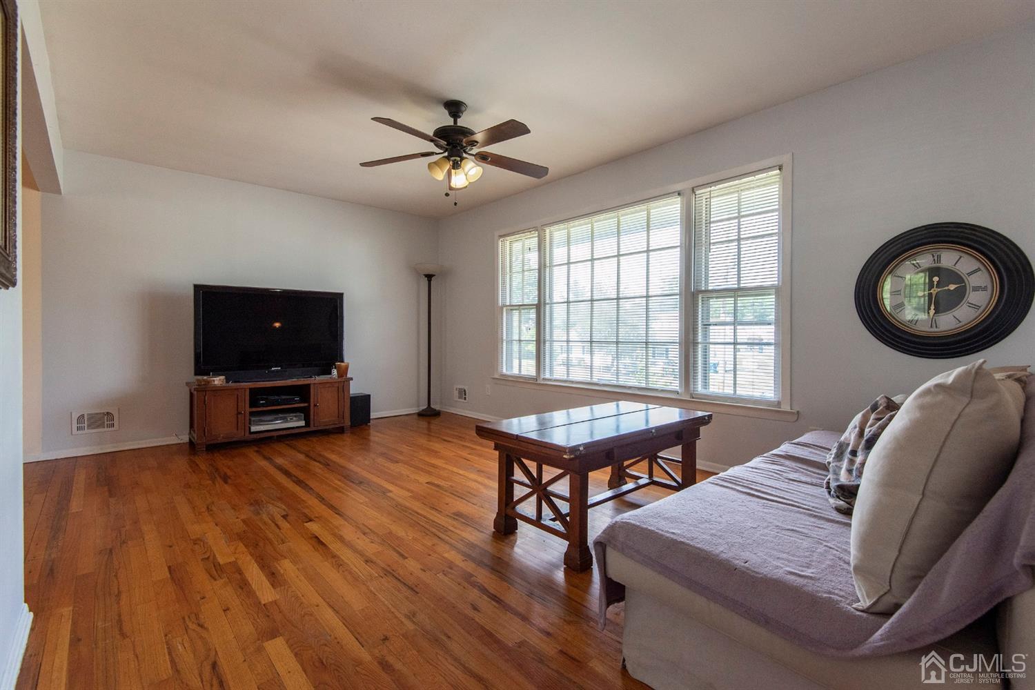 436 Halsey Road North Brunswick, NJ 08902 - Photo 11 of 25 Gallery Image 11