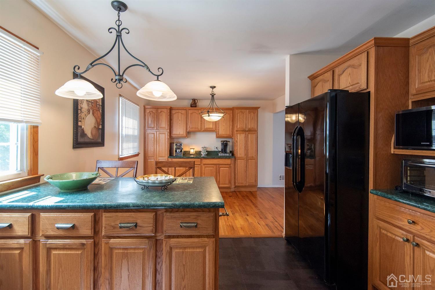 436 Halsey Road North Brunswick, NJ 08902 - Photo 6 of 25 Gallery Image 6