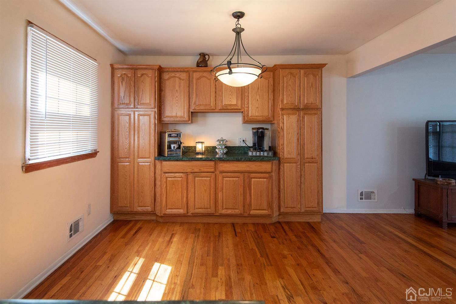 436 Halsey Road North Brunswick, NJ 08902 - Photo 7 of 25 Gallery Image 7