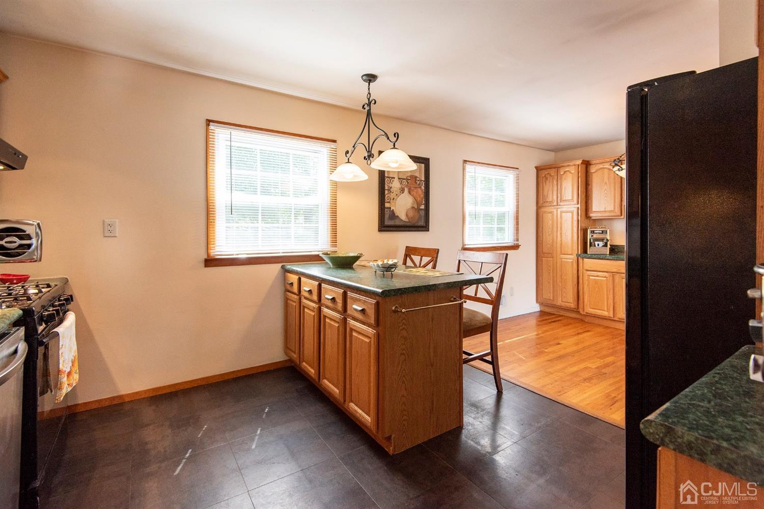 436 Halsey Road North Brunswick, NJ 08902 - Photo 8 of 25 Gallery Image 8