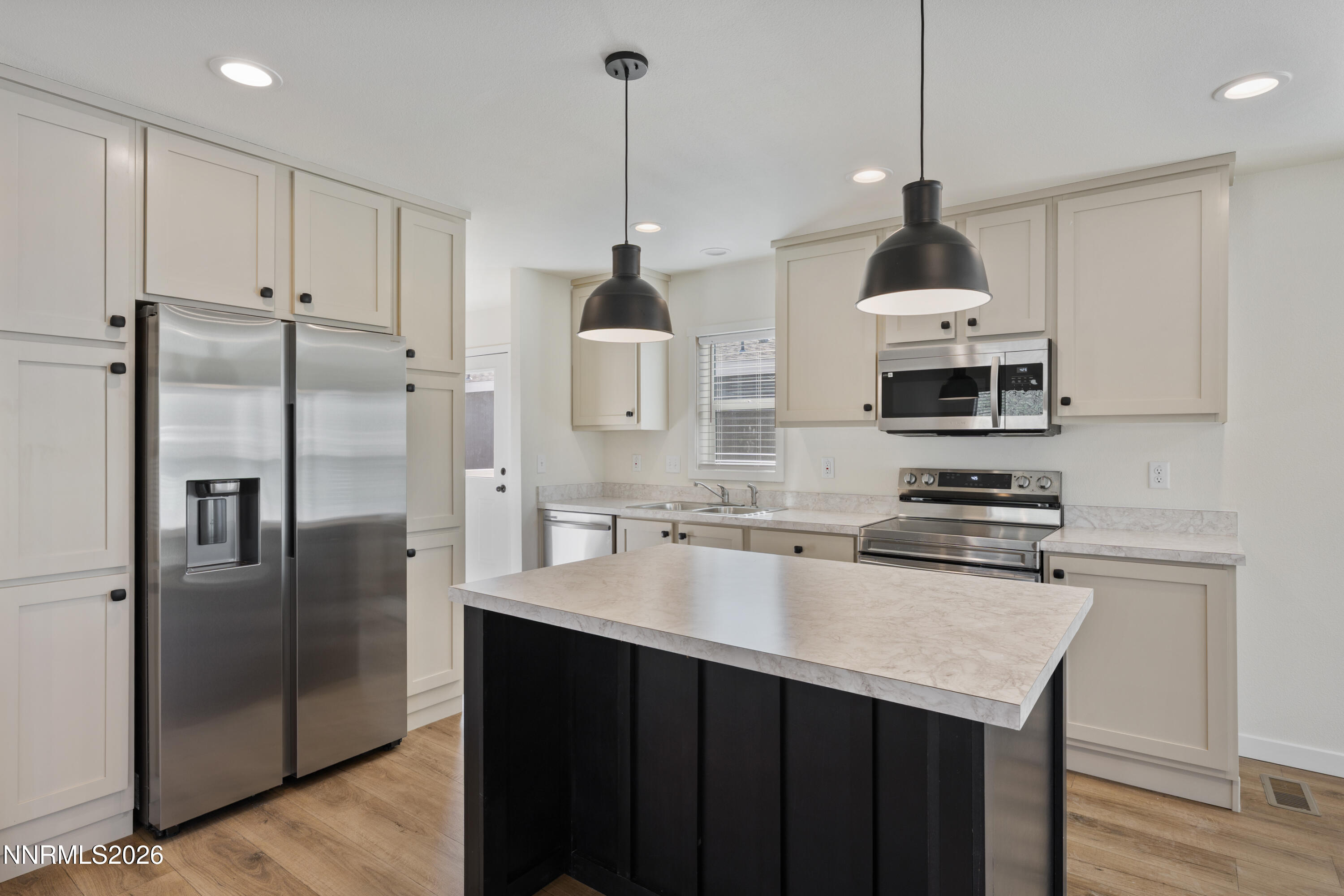 135 Fireman Row Dayton, NV 89403 - Photo 5 of 23 A7V03937