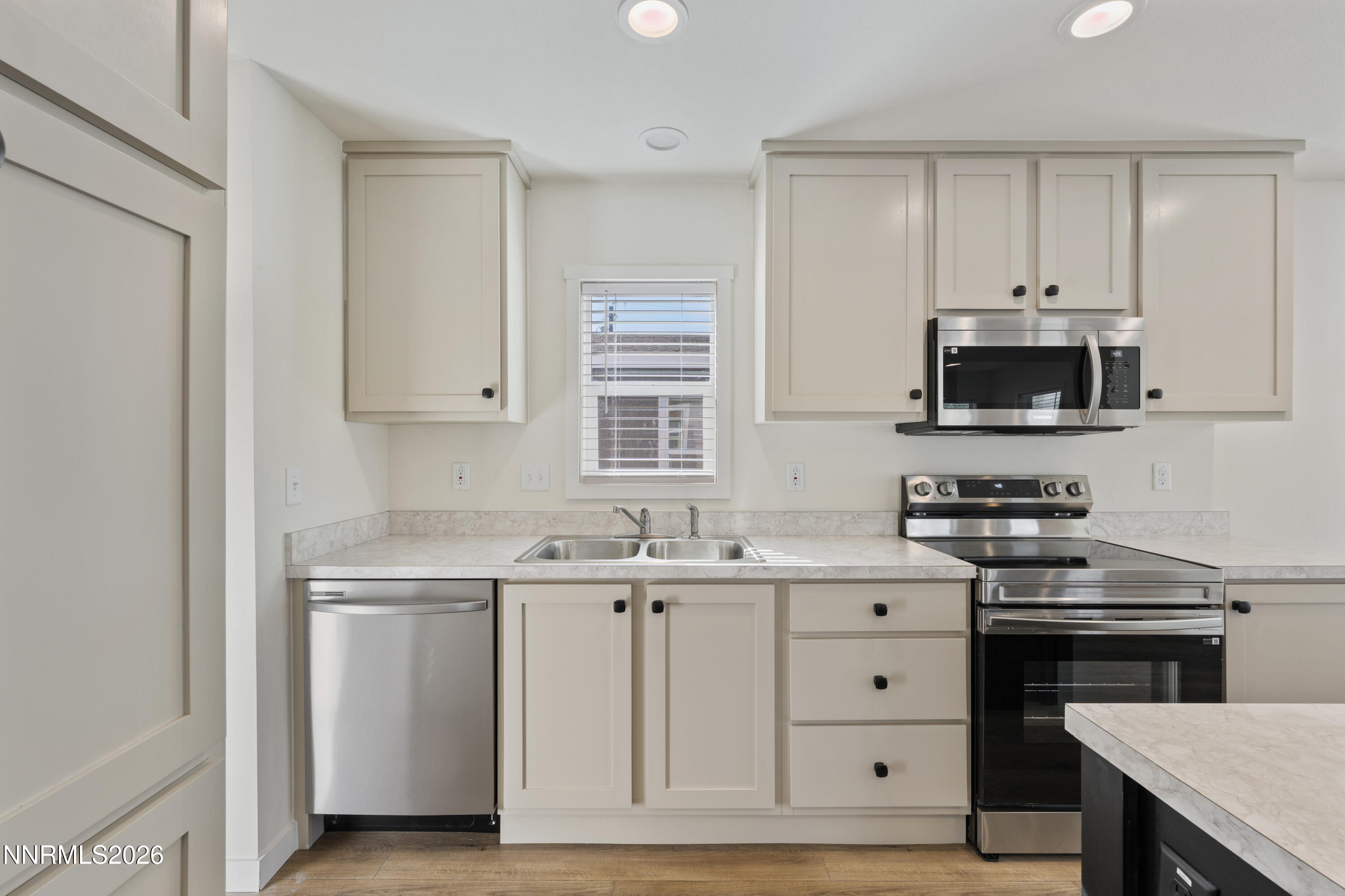 135 Fireman Row Dayton, NV 89403 - Photo 8 of 23 A7V03952