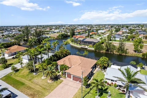 $715,000 | 3824 Southwest 11th Place, Cape Coral, FL 33914