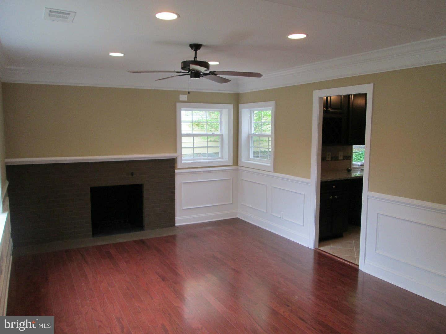 1403 Gleason Street Silver Spring, MD 20902 - Photo 12 of 27 Living Room