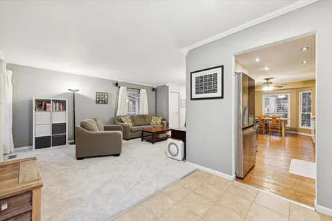 $379,900 | 9 Juniper Court, Streamwood, IL 60107