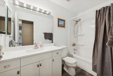 $379,900 | 9 Juniper Court, Streamwood, IL 60107