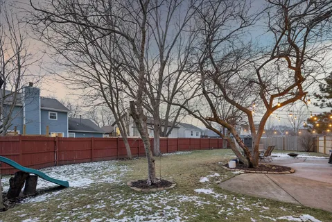 $379,900 | 9 Juniper Court, Streamwood, IL 60107