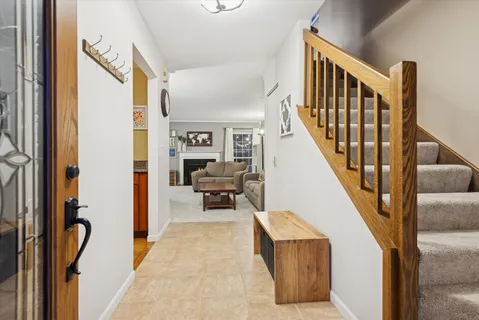 $379,900 | 9 Juniper Court, Streamwood, IL 60107