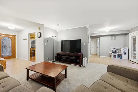 $379,900 | 9 Juniper Court, Streamwood, IL 60107