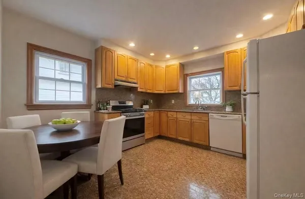 $1,550,000 | 150-43 21st Avenue | Whitestone