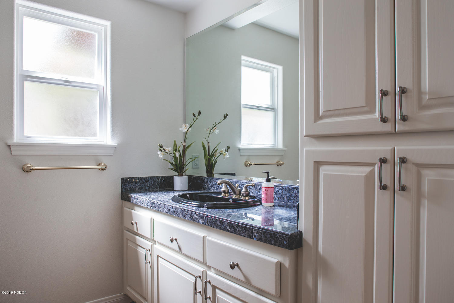 1062 Highland Road Santa Ynez, CA 93460 - Photo 24 of 43 Powder Room