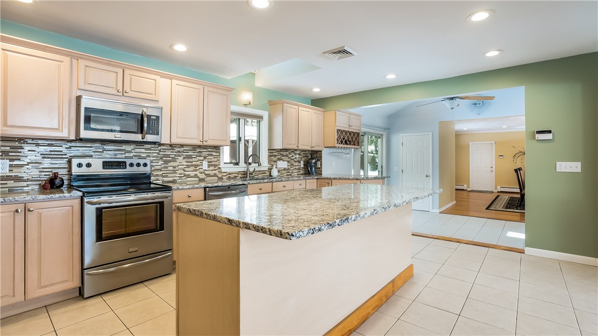 20 Fox Ridge Drive Cranston, RI 02921 - Photo 10 of 40 Gallery Image 10