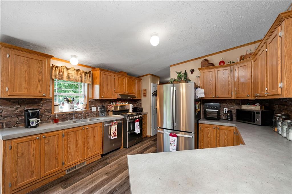 3328 Oneida Valley Road Emlenton, PA 16373 - Photo 10 of 33