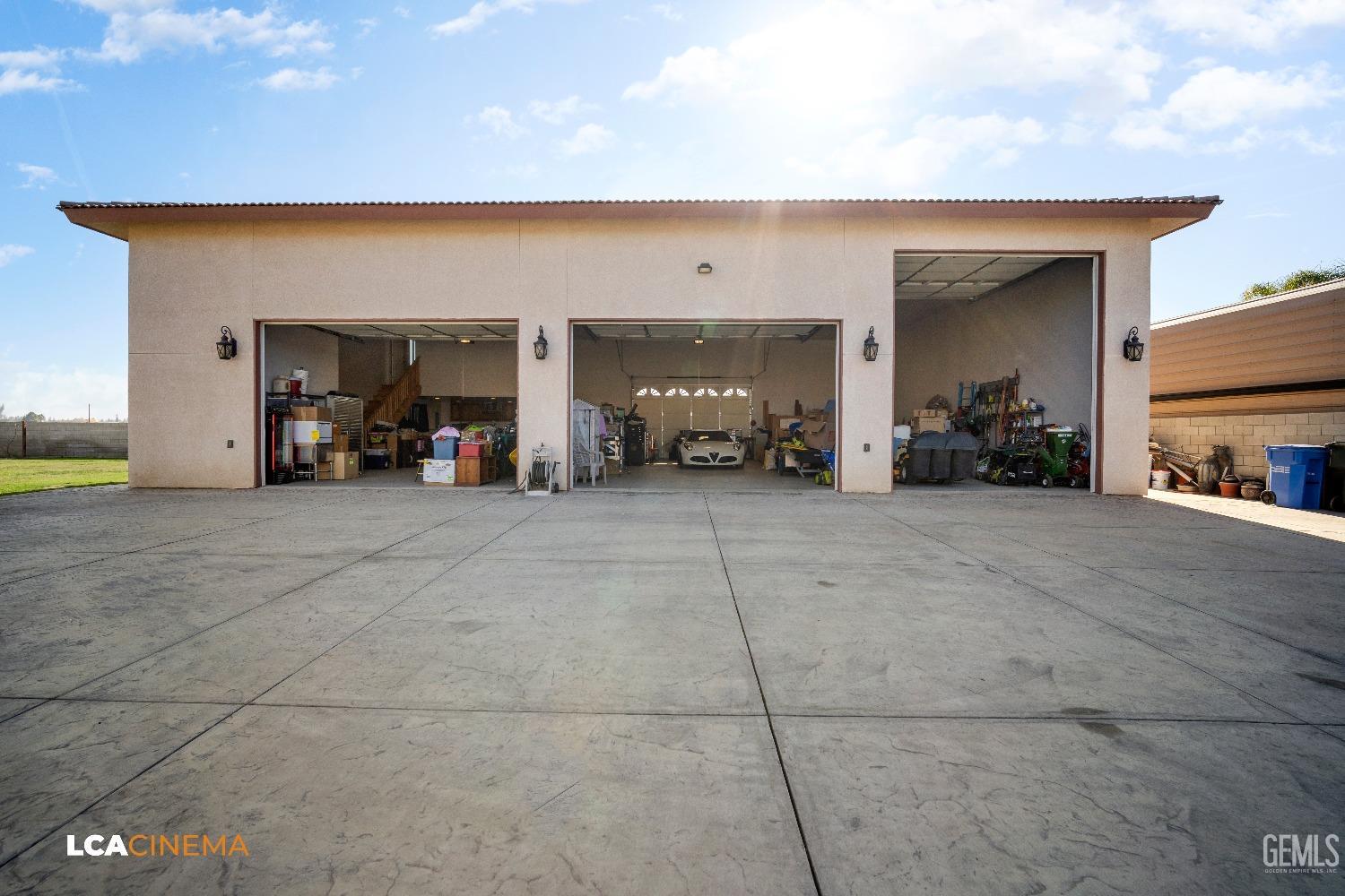 Undisclosed Address Bakersfield, CA 93314 - Photo 66 of 71 a view of a livingroom with furniture and a stove