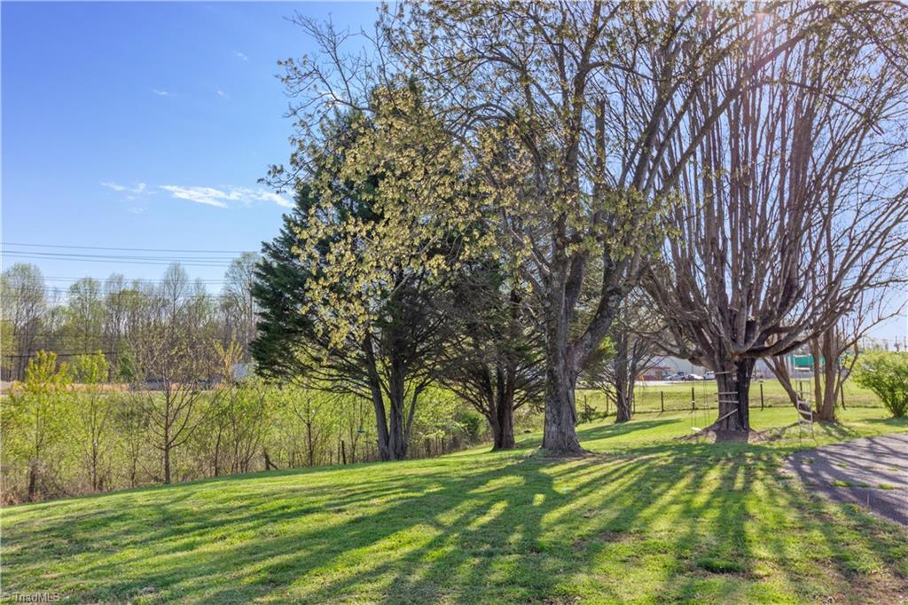 1850 Statesville Road Wilkesboro, NC 28697 - Photo 2 of 25