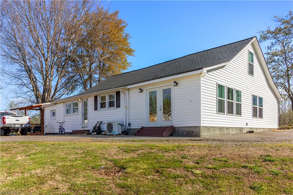 1850 Statesville Road Wilkesboro, NC 28697 - Photo 5 of 25