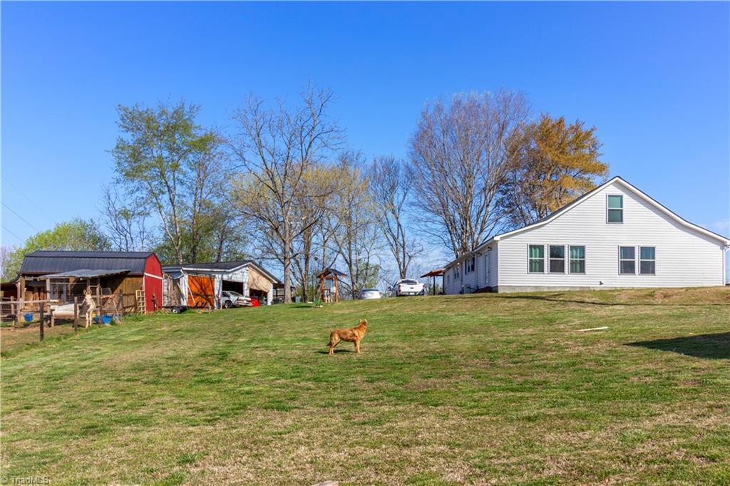 1850 Statesville Road Wilkesboro, NC 28697 - Photo 6 of 25