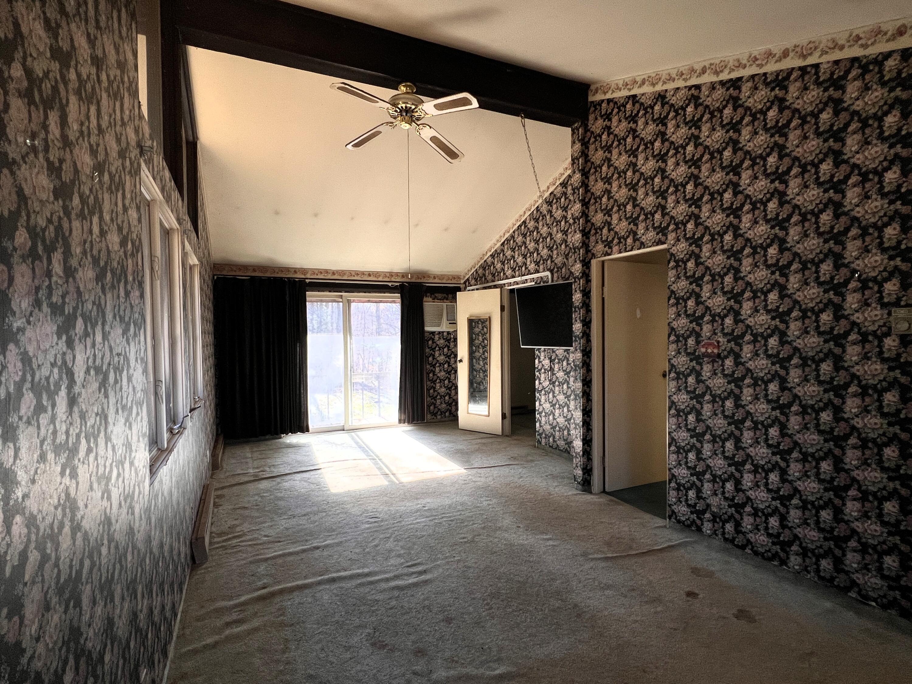 8922 West Shebel Road Michigan City, IN 46360 - Photo 9 of 12 3000x2250
