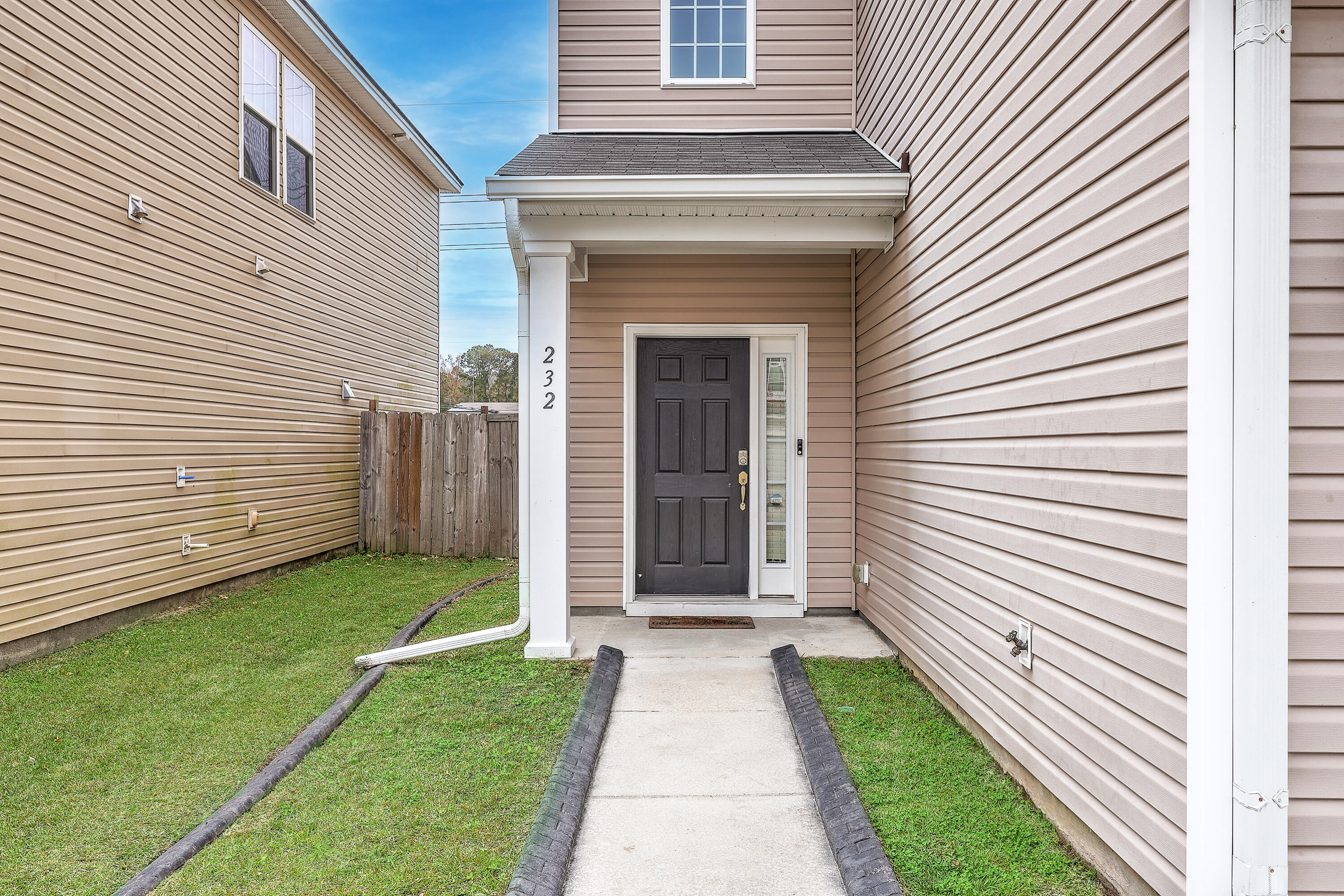 232 Swamp Creek Lane Moncks Corner, SC 29461 - Photo 4 of 32 ZYN_8909_10_11_12_13_14_15