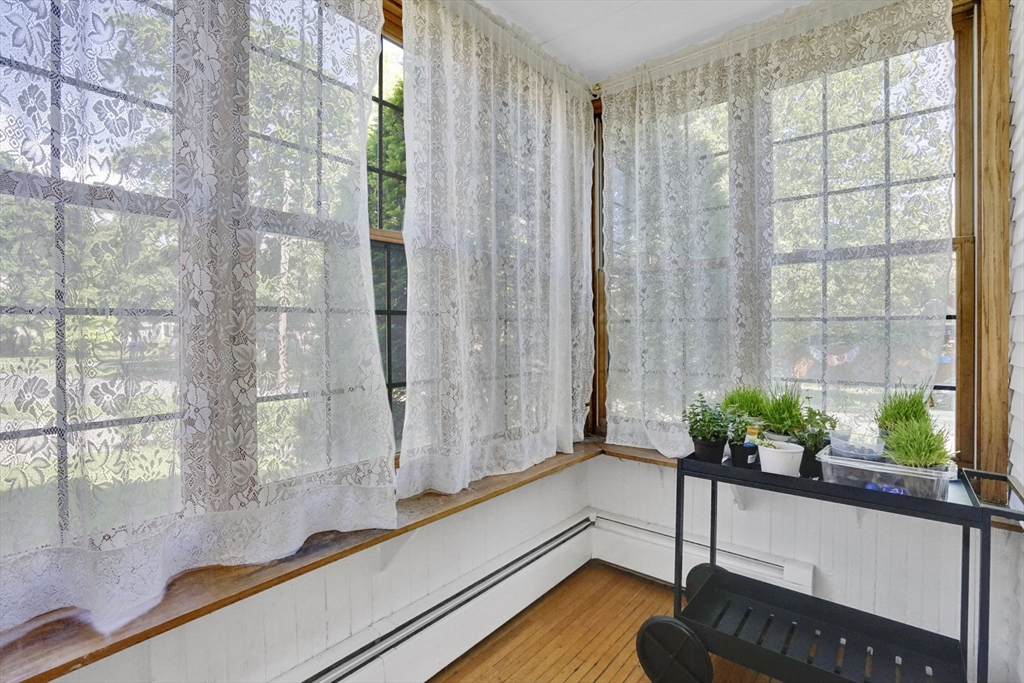 111 Magnolia Terrace Springfield, MA 01108 - Photo 10 of 42