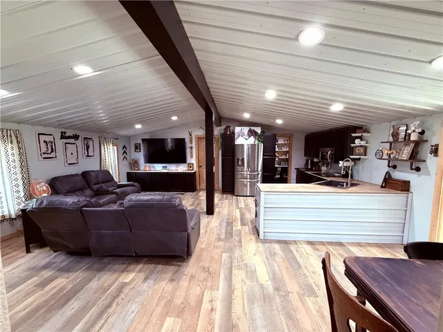 $500,000 | 17228 White Road, Green Ridge, MO 65332