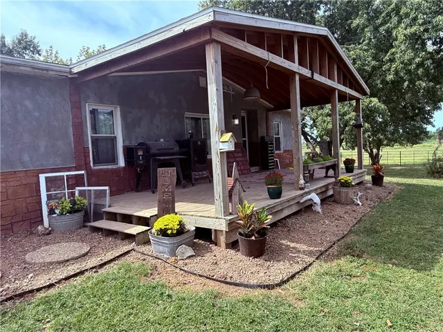$500,000 | 17228 White Road, Green Ridge, MO 65332