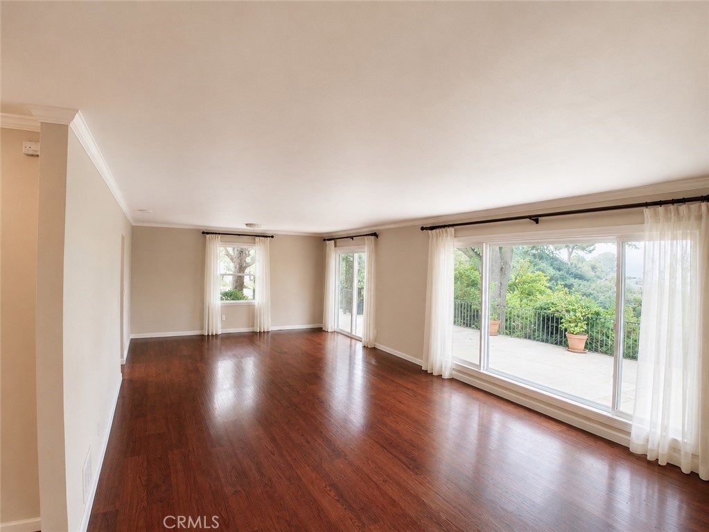 1005 Stradella Road Los Angeles, CA 90077 - Photo 10 of 15