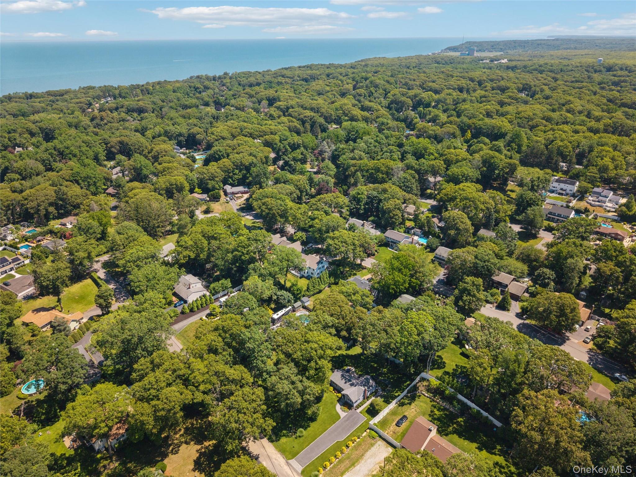 9 Middle Cross Shoreham, NY 11786 - Photo 36 of 37