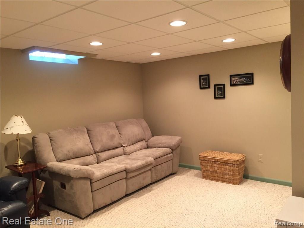 1347 Bembridge Drive Rochester Hills, MI 48307 - Photo 52 of 66
