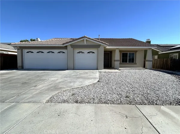 $2,250 | 13150 Dos Palmas Road, Victorville, CA 92392