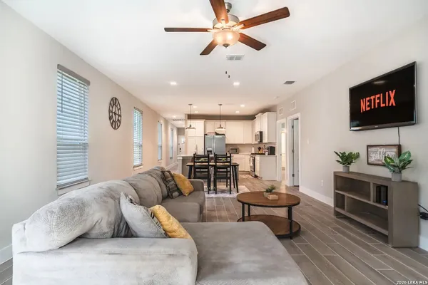 $2,190 | 11222 Casina View, San Antonio, TX 78249