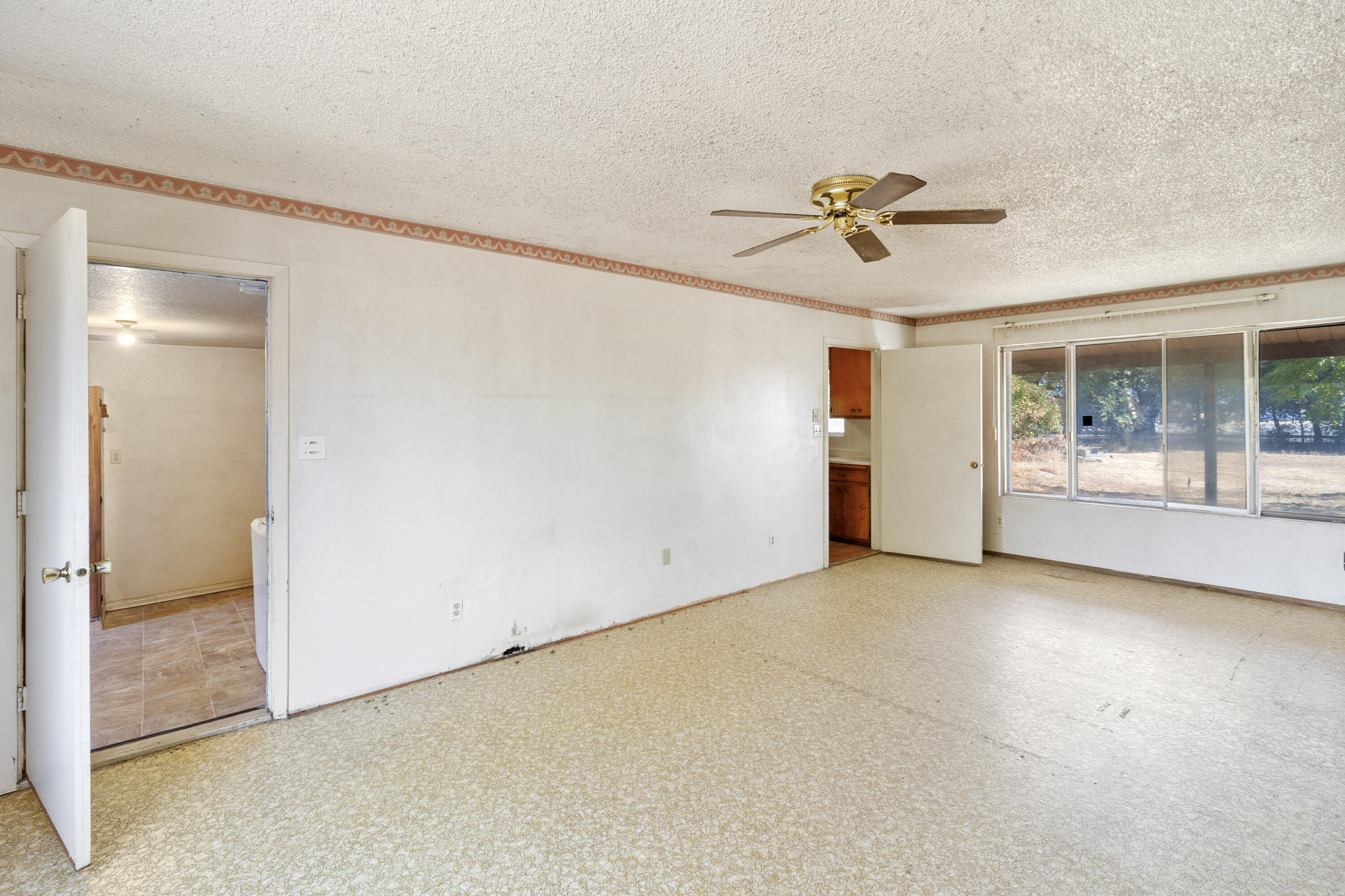 8606 Airport Road Redding, CA 96002 - Photo 16 of 44 16-06