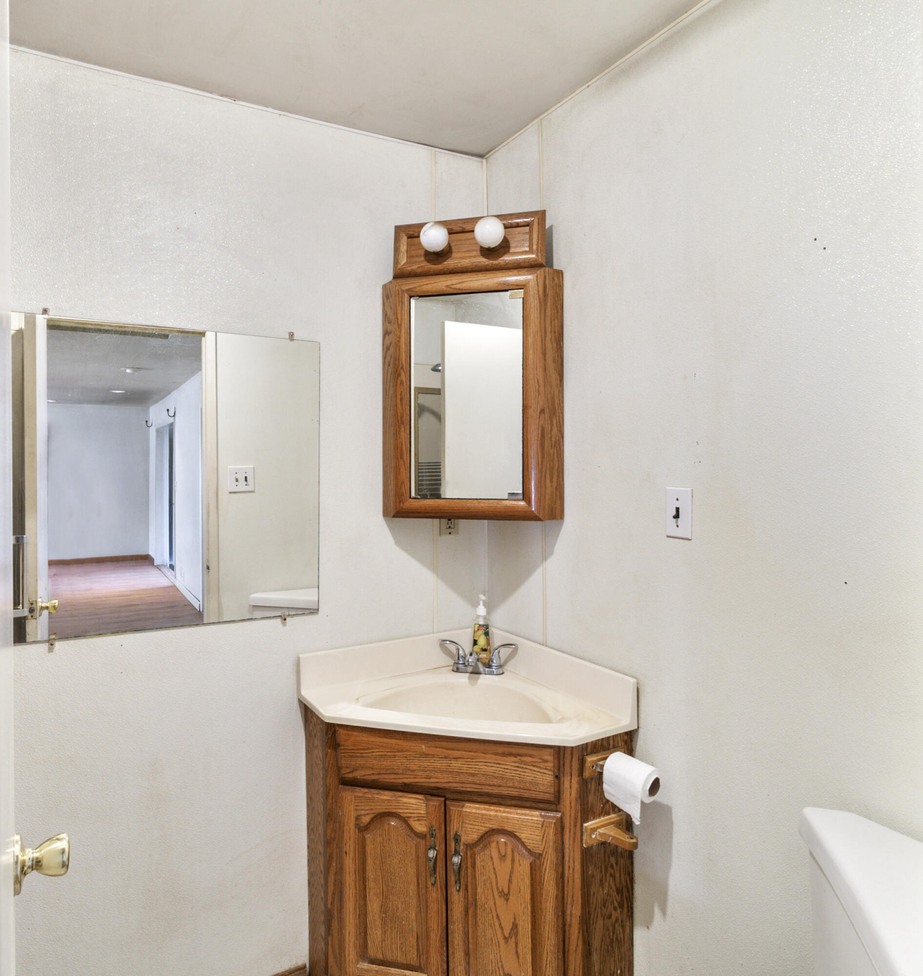 8606 Airport Road Redding, CA 96002 - Photo 19 of 44 19-07