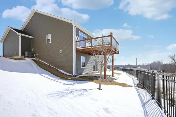 $540,000 | 1216 Oak Tree Court, Carver, MN 55315