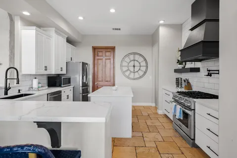 $1,375,000 | 10512 Lake Park Drive, Dripping Springs, TX 78620