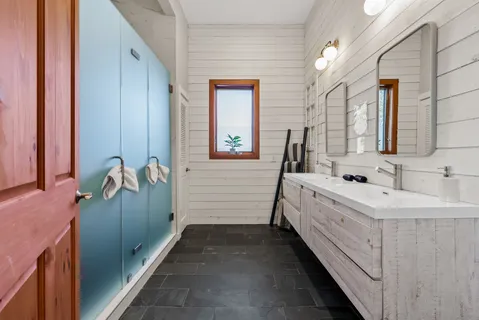 $1,375,000 | 10512 Lake Park Drive, Dripping Springs, TX 78620