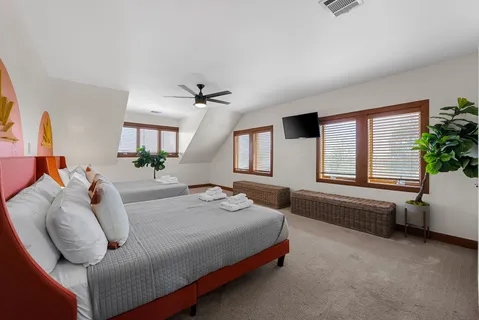 $1,375,000 | 10512 Lake Park Drive, Dripping Springs, TX 78620